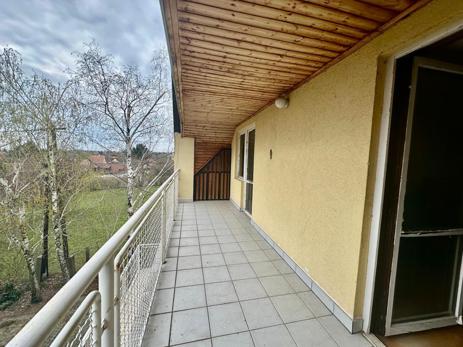 (ABA) Vrijstaande woning aan de beroemde noordelijke oever van het Balatonmeer – Révfülöp, foto 30 van 49