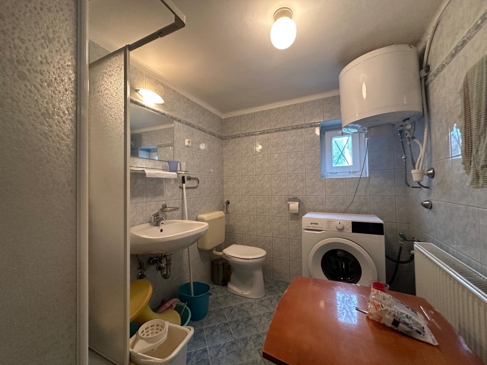 (ABA) Vrijstaande woning aan de beroemde noordelijke oever van het Balatonmeer – Révfülöp, foto 38 van 49