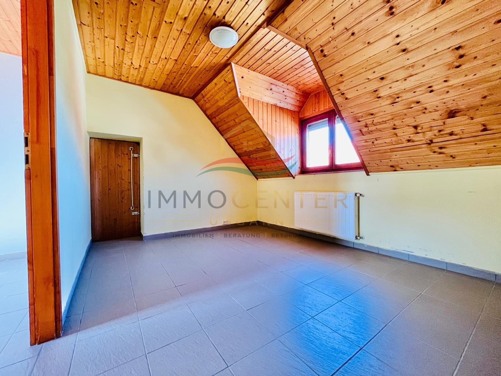(AAA) Geräumiges Mehrgenerationenhaus in ruhiger Sackgasse – Gyenesdiás, Bild 17 von 27