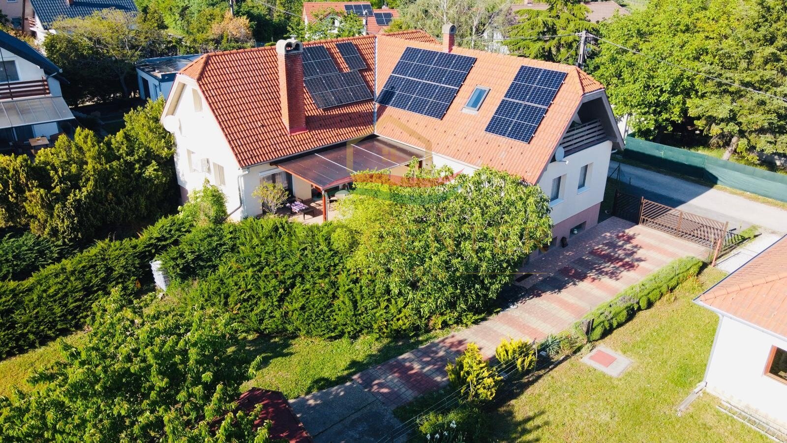 Spacious detached house with panoramic views in Cserszegtomaj, photo 1 of 40