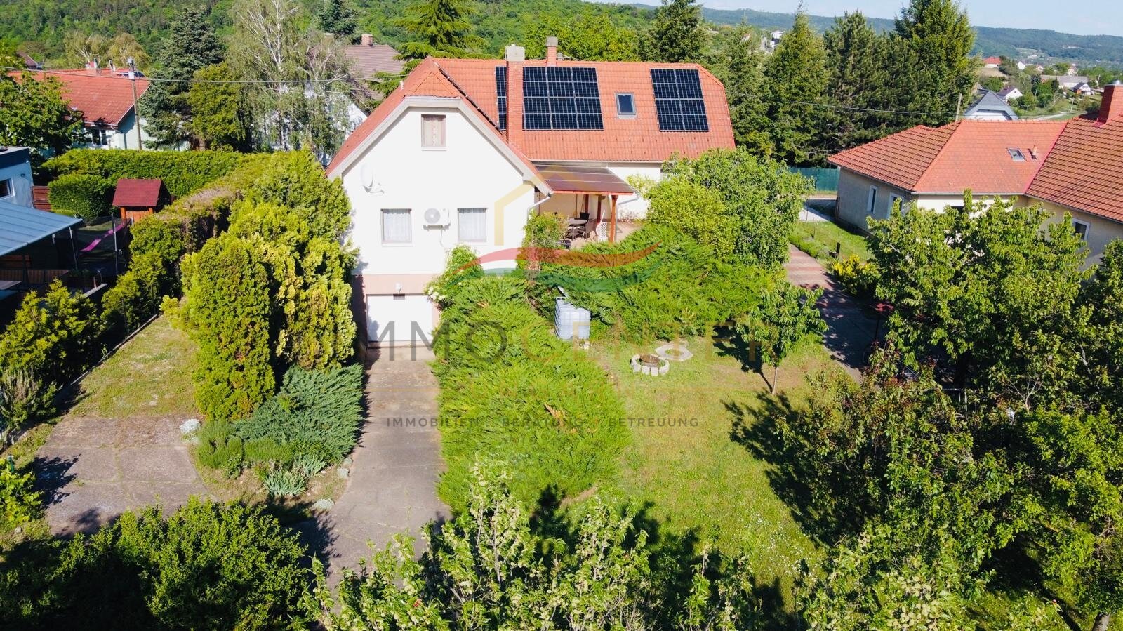 Spacious detached house with panoramic views in Cserszegtomaj, photo 2 of 40