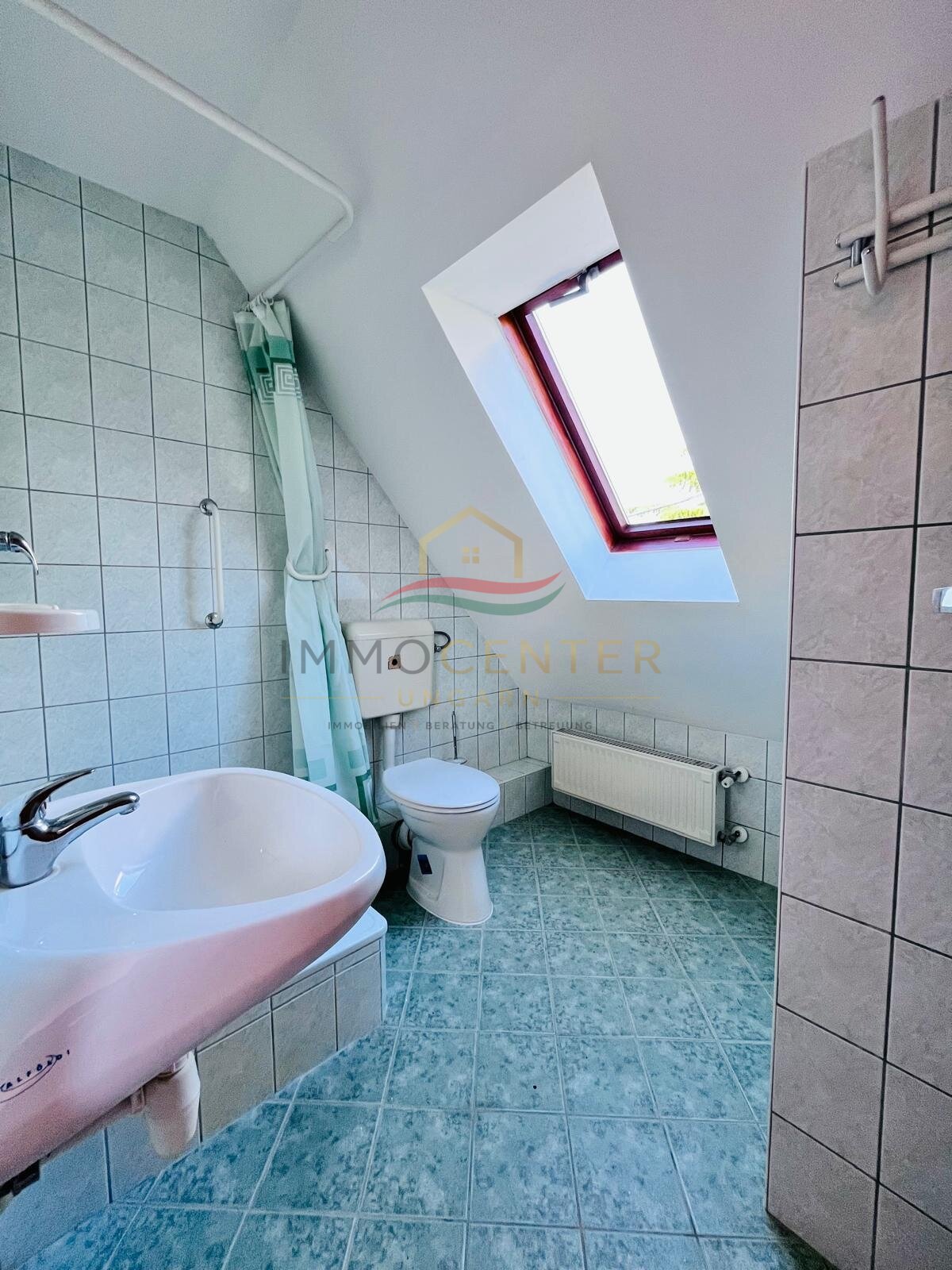 Spacious detached house with panoramic views in Cserszegtomaj, photo 15 of 40