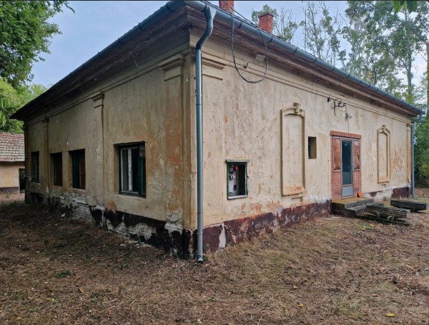 () Old Art Nouveau school building with great potential – Csólyospálos, photo 2 of 31