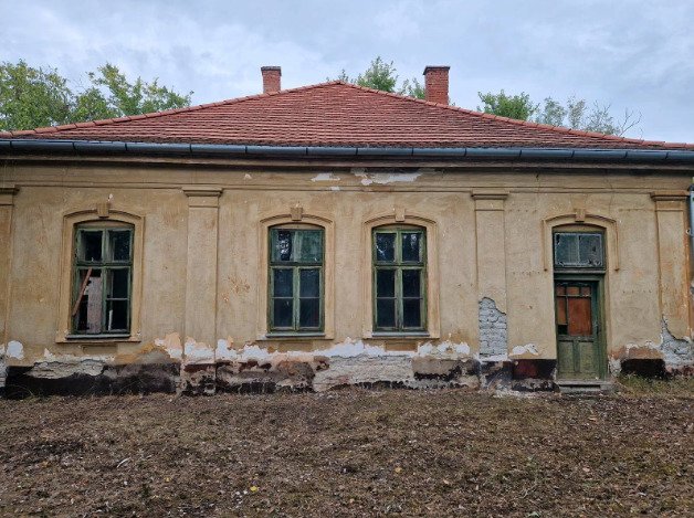 () Old Art Nouveau school building with great potential – Csólyospálos, photo 3 of 31