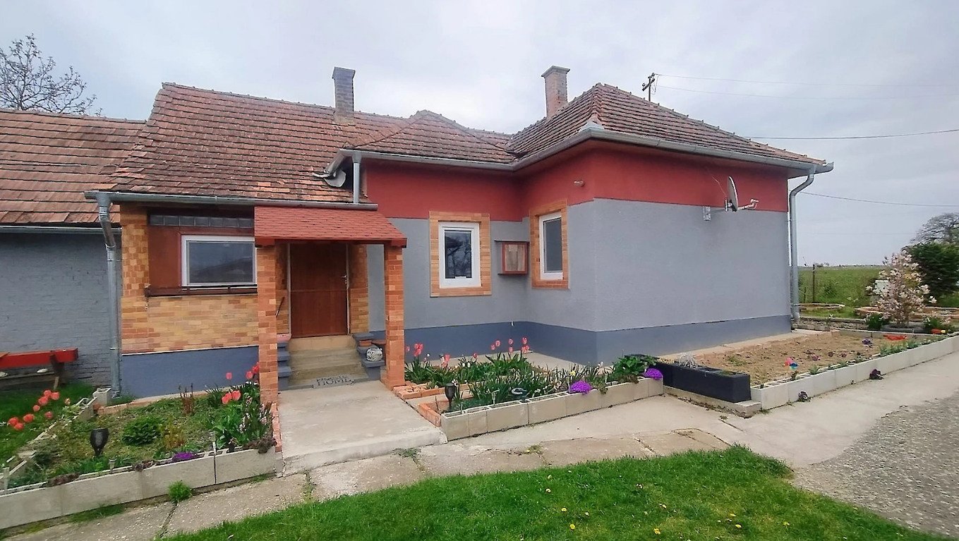 (BBA) Familienhaus in ruhiger Gegend von Westungarn – Kozmadombja, Bild 1 von 21
