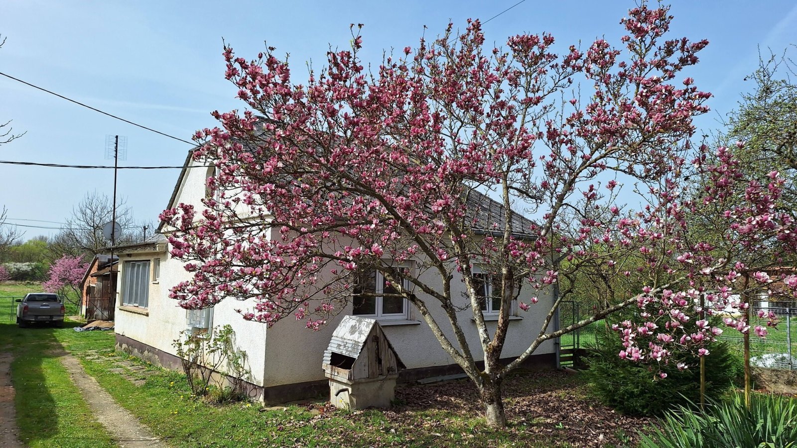 Partially renovated 3+2 room detached house in a quiet location – Kerkáskápolna, photo 1 of 17