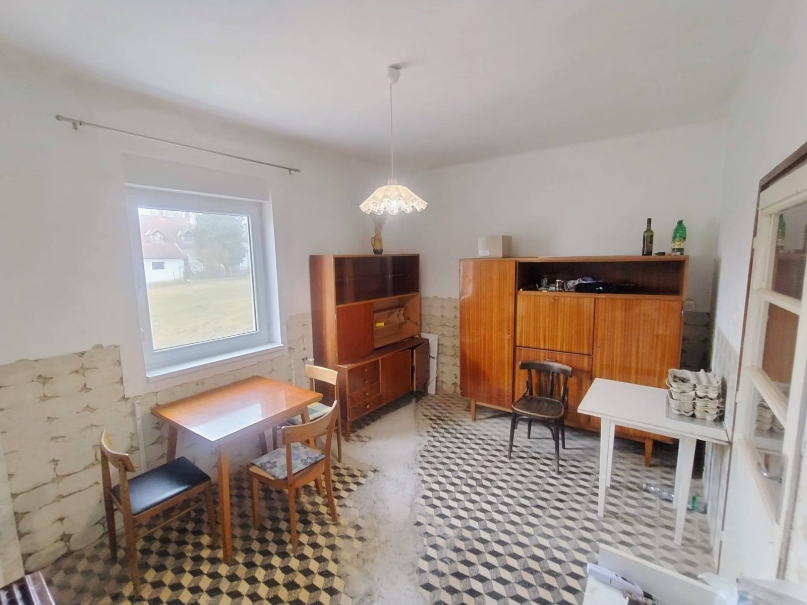 Partially renovated 3+2 room detached house in a quiet location – Kerkáskápolna, photo 5 of 17