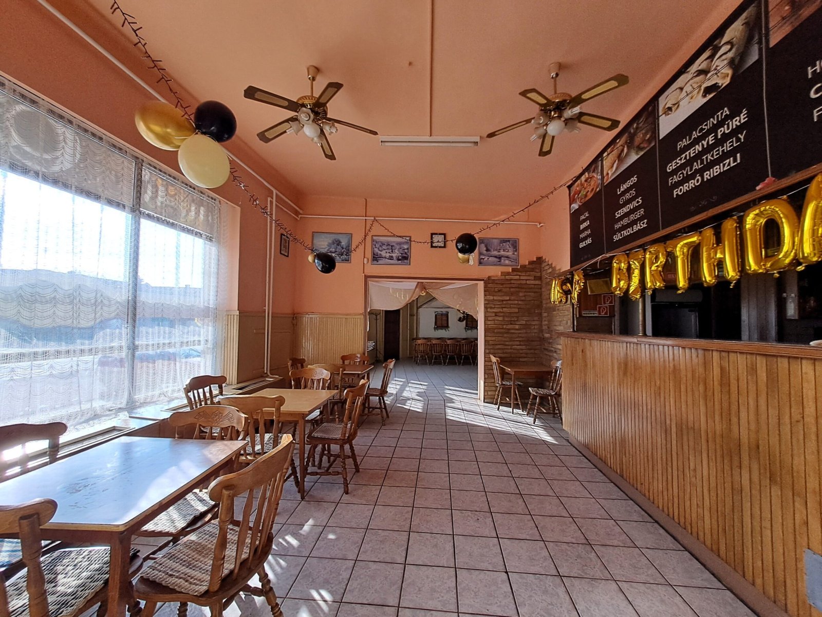 Restaurant met bar en voormalige kruidenierswinkel, te koop samen of afzonderlijk. – Miske, foto 7 van 20