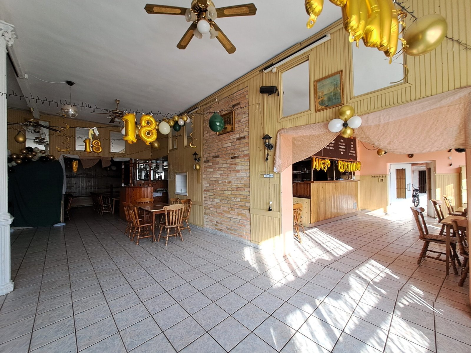 Restaurant met bar en voormalige kruidenierswinkel, te koop samen of afzonderlijk. – Miske, foto 8 van 20