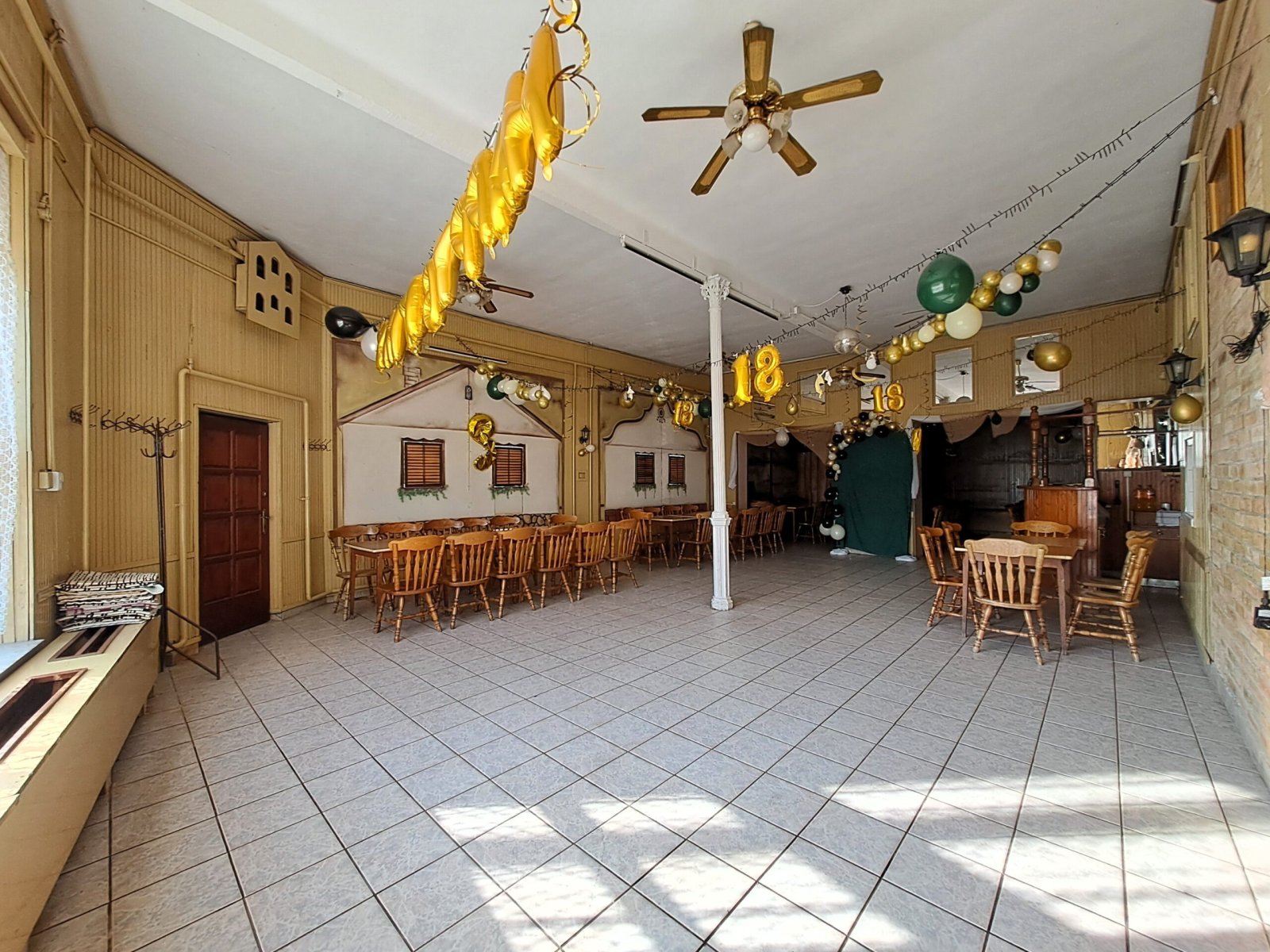 Restaurant met bar en voormalige kruidenierswinkel, te koop samen of afzonderlijk. – Miske, foto 9 van 20