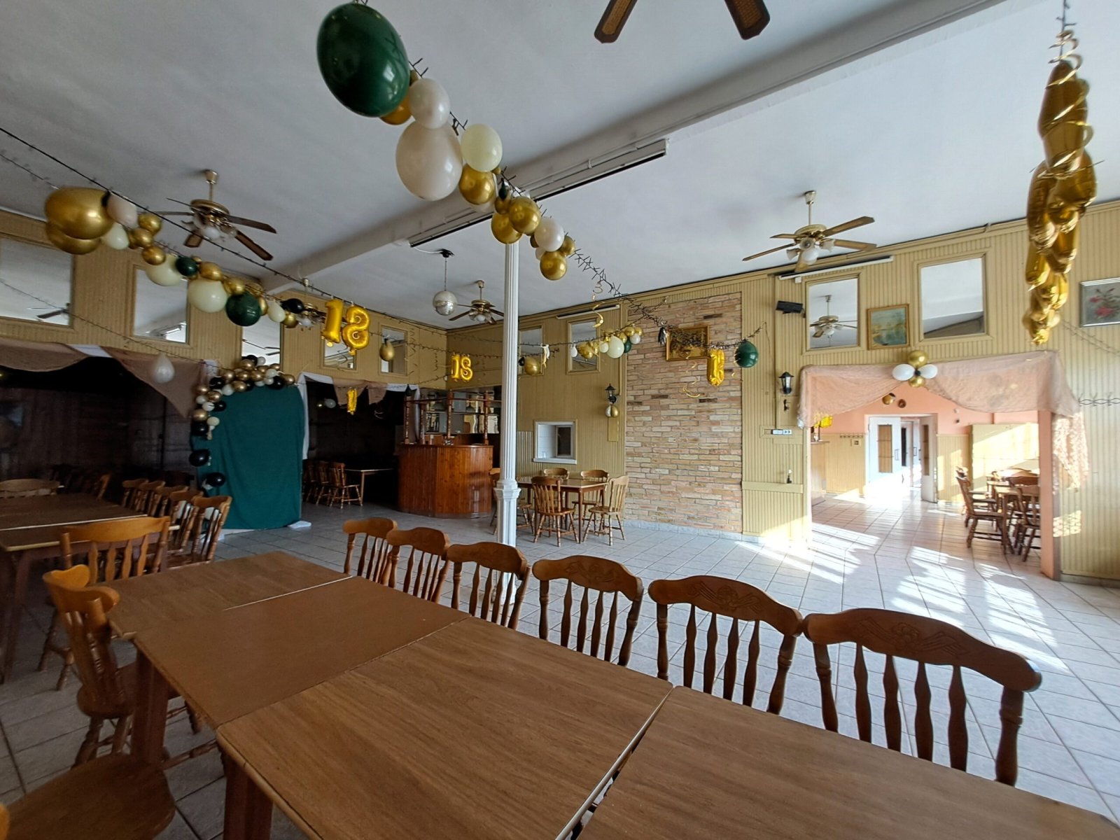 Restaurant met bar en voormalige kruidenierswinkel, te koop samen of afzonderlijk. – Miske, foto 10 van 20