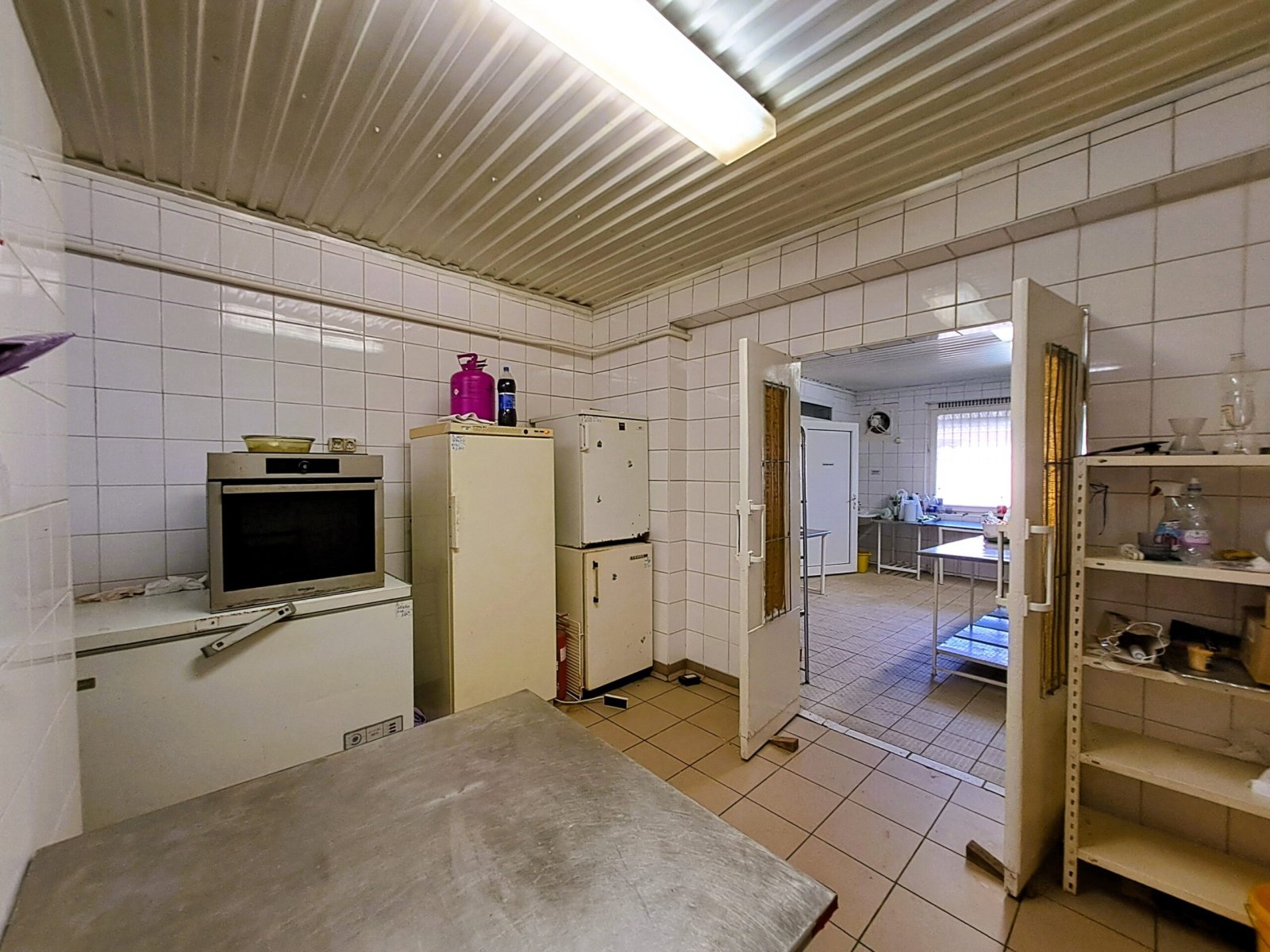 Restaurant met bar en voormalige kruidenierswinkel, te koop samen of afzonderlijk. – Miske, foto 17 van 20