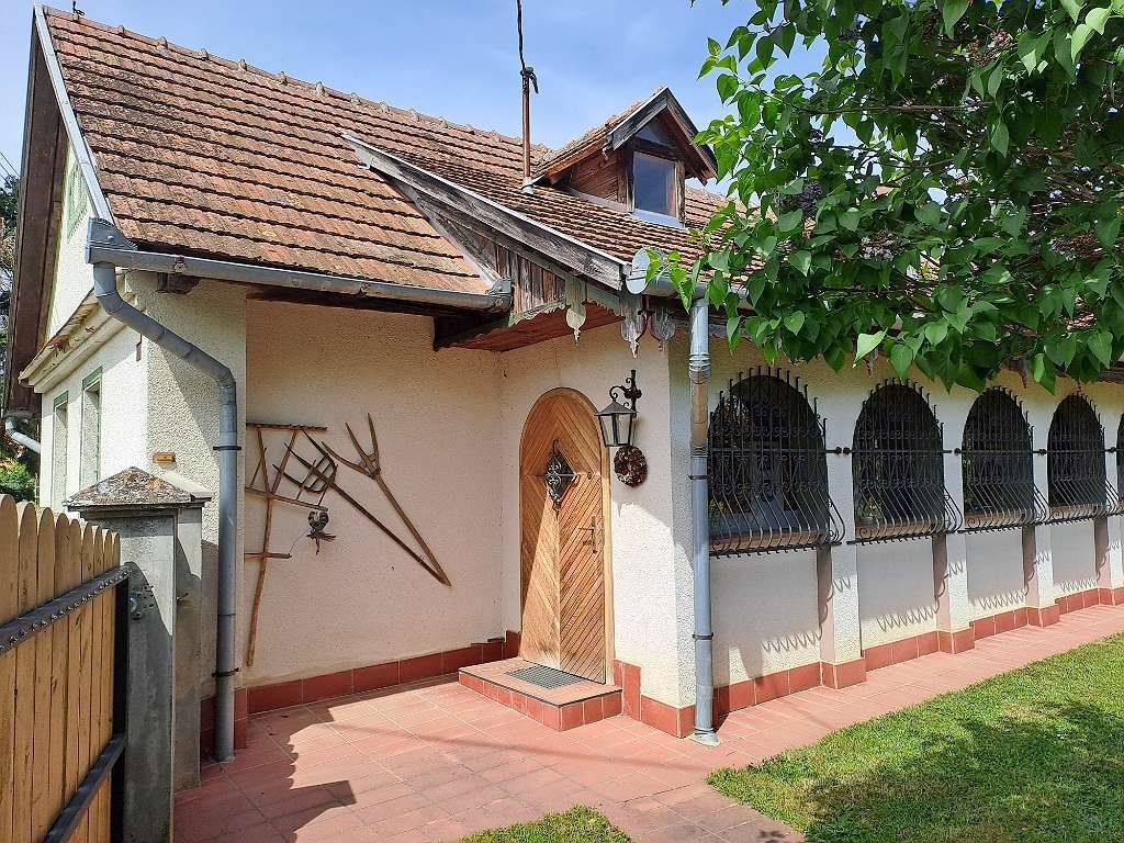 Traditional arcaded house in western Hungary near Austria (AAA) – Vasvár, photo 1 of 22