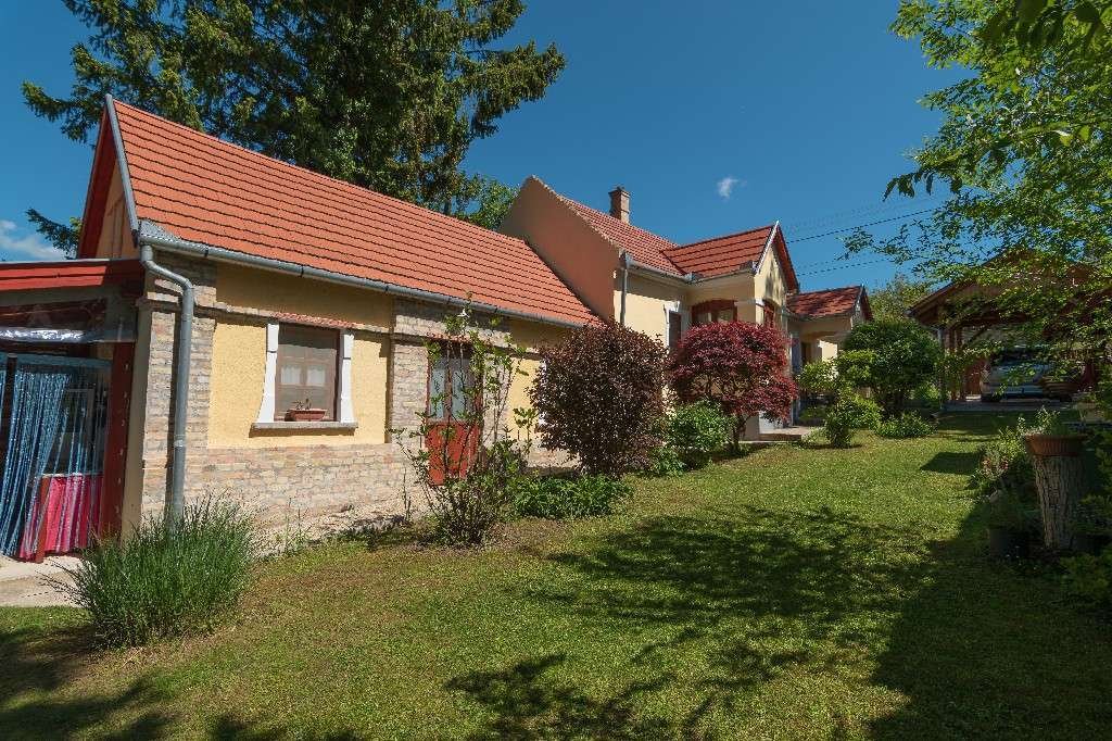 Lovingly renovated farmhouse in a quiet location with separate apartment (AAA) – Búcsúszentlászló, photo 6 of 42