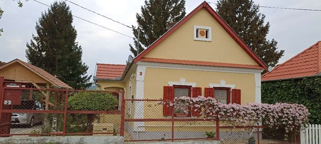 Lovingly renovated farmhouse in a quiet location with separate apartment (AAA) – Búcsúszentlászló, photo 33 of 42