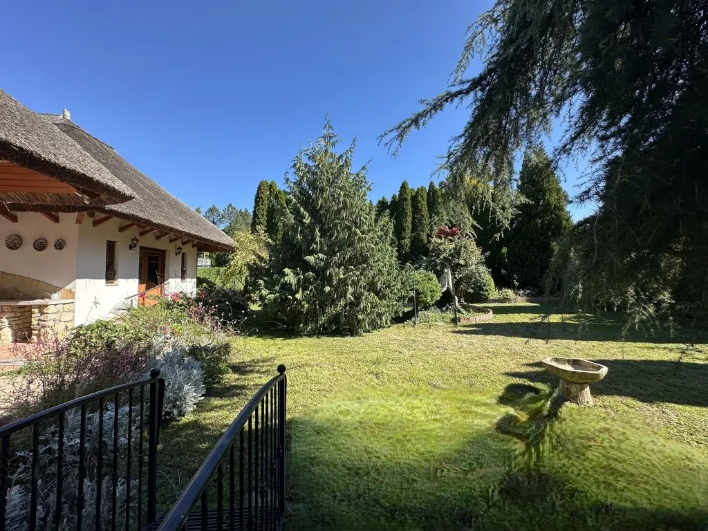 (AAA) Exklusives Wohnjuwel mit wunderschönem Garten in Ungarn – Cserszegtomaj, Bild 4 von 15