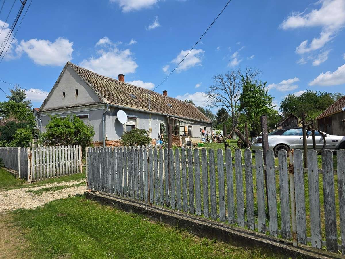 (CAA) Partially renovated single-family house near Austria – Hegyhátsál, photo 1 of 22