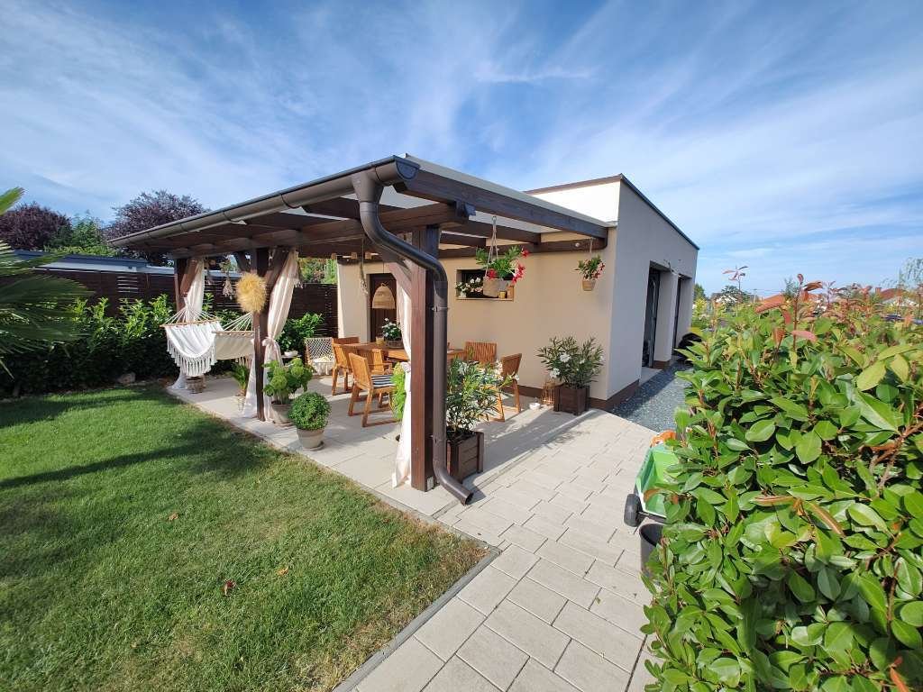 Moderner Bungalow mit Doppelgarage in Ják, Bild 11 von 11