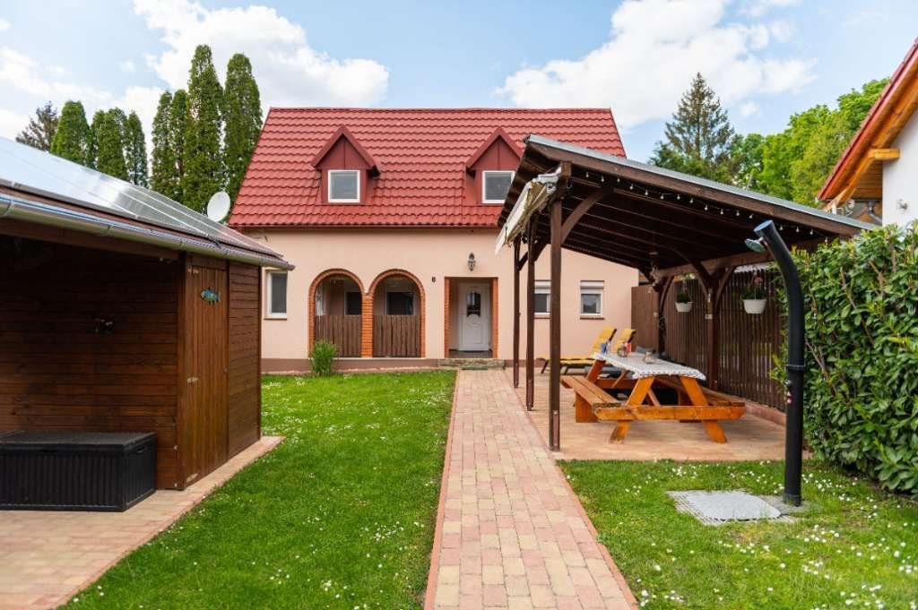 Huis aan het meer met privé vissershut (AAA) WH4838 – Hosszúpereszteg