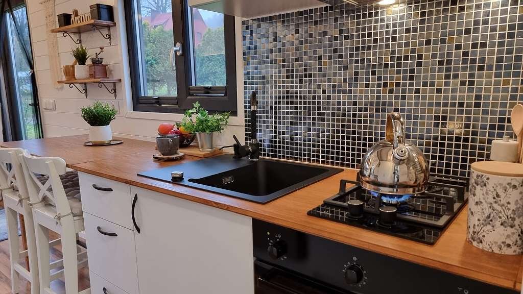 Premium Tiny House met off-grid uitbreiding (op trailer) – Mesztegnyő, foto 7 van 22