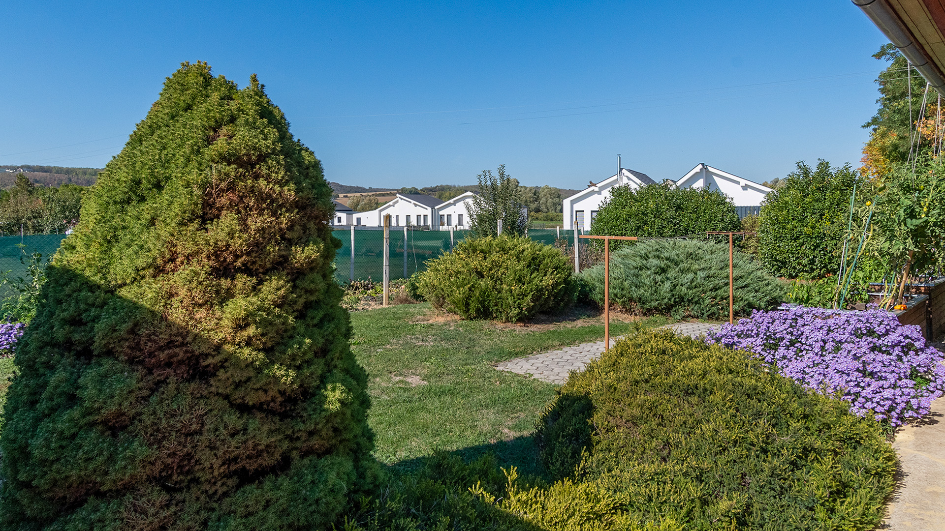 (BAA) Gepflegtes Einfamilienhaus mit schön angelegtem Grundstück und Garage! – Zalacsány, foto 7 van 20