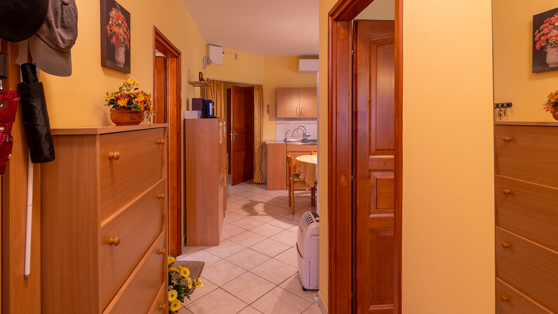 (BAA) Gepflegtes Einfamilienhaus mit schön angelegtem Grundstück und Garage! – Zalacsány, foto 14 van 20