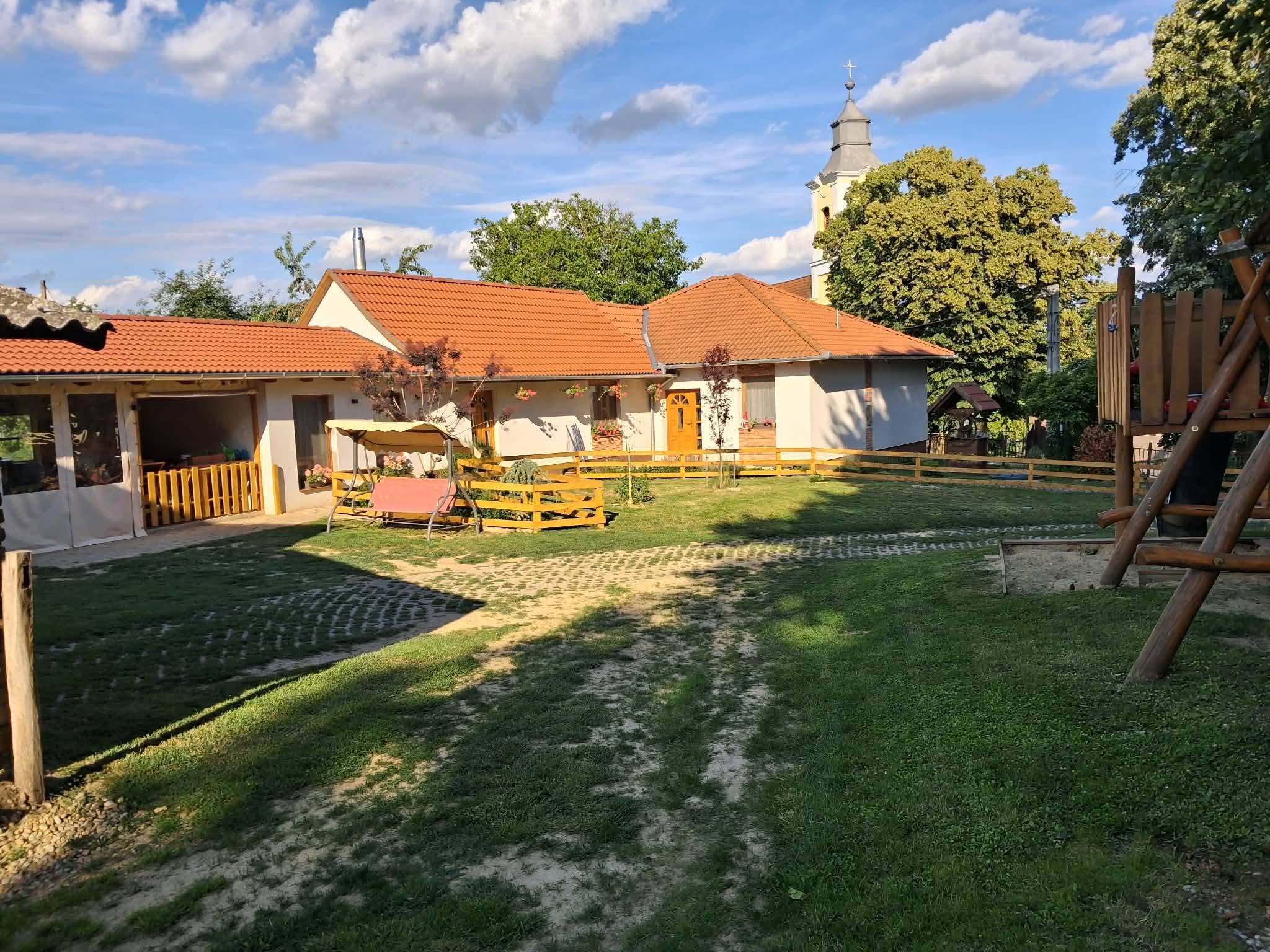 (BAB) Sehr fairer Preis: Renoviertes Einfamilienhaus – Osztopán