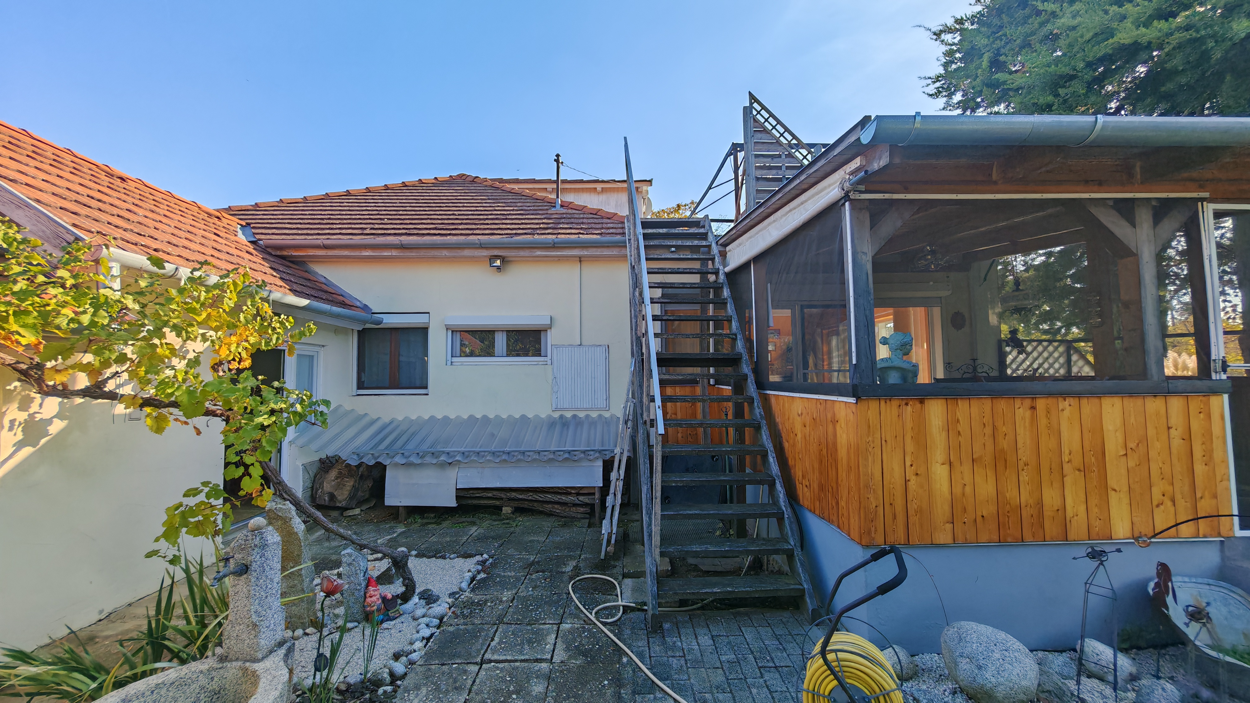 (AAA) Gepflegtes Einfamilienhaus mit div. Nebengebäuden & Sommerküche – Balatonlelle, foto 22 van 23