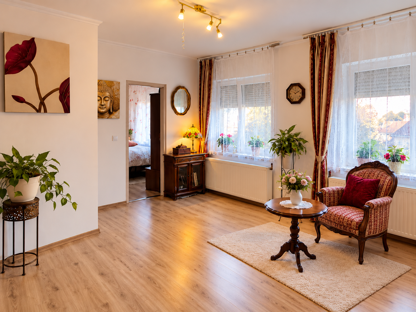 (BAB) Renoviertes Wohnhaus mit Mobiliar, separater Wohneinheit und 960 m² Grundstück – Győr, photo 5 of 15