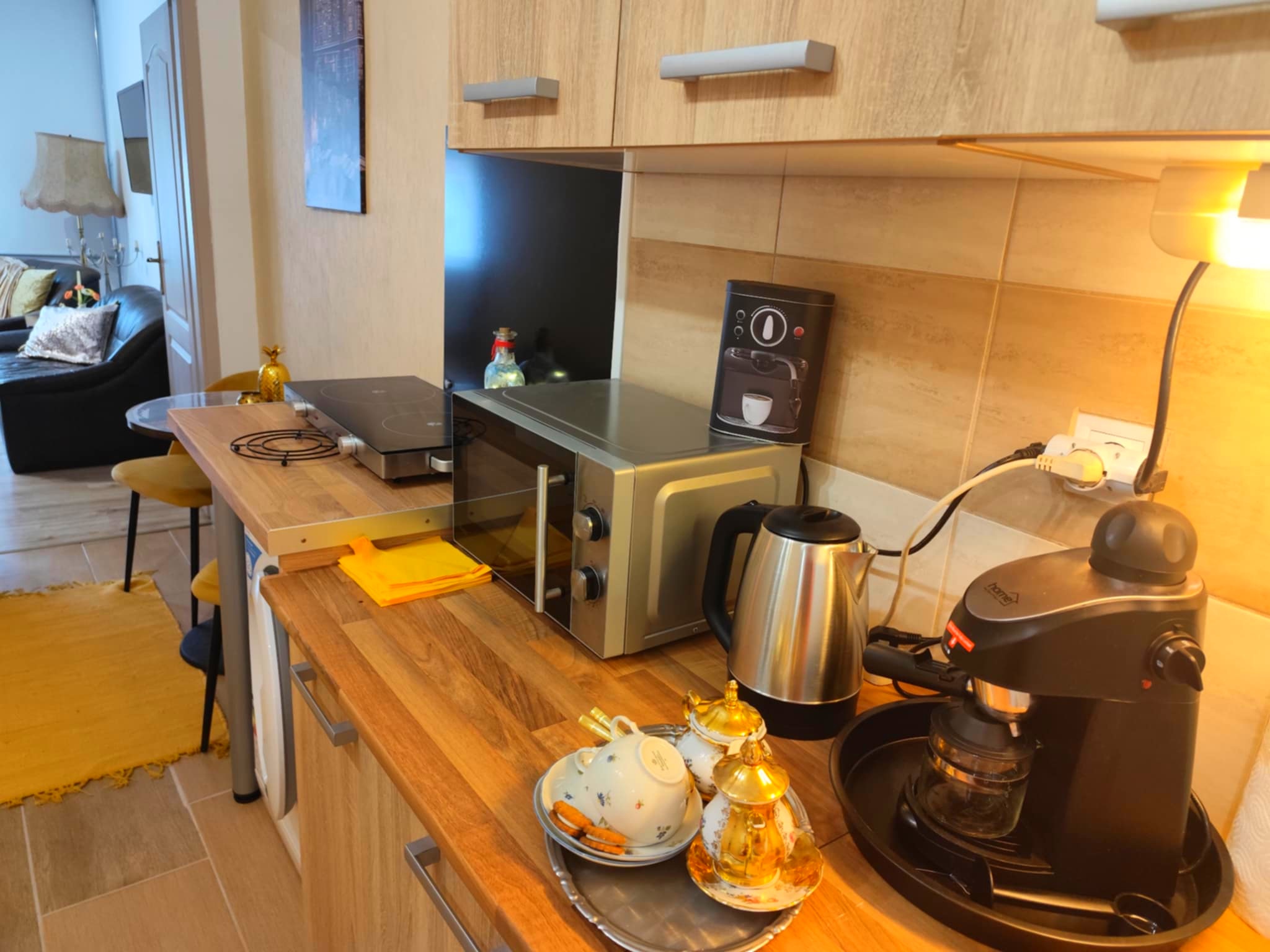 (BAB) Renoviertes Wohnhaus mit Mobiliar, separater Wohneinheit und 960 m² Grundstück – Győr, photo 12 of 15